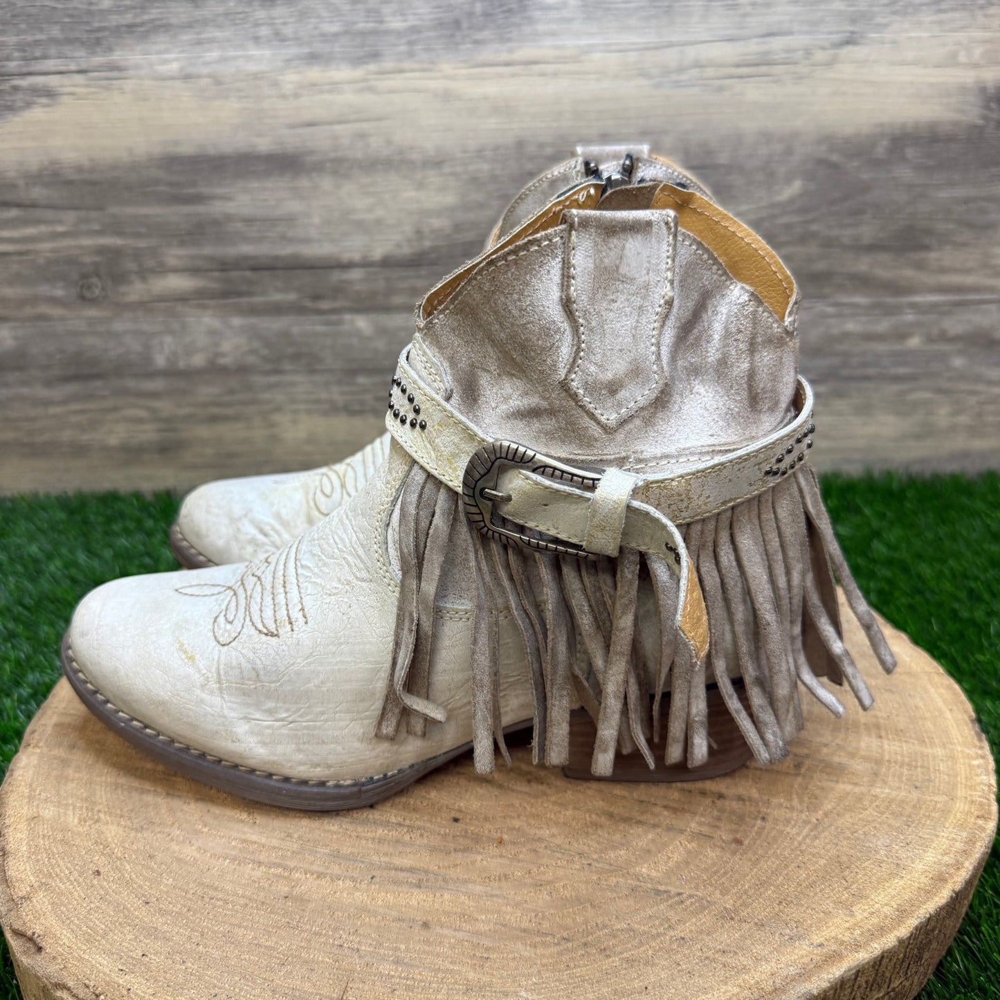 Sterling River Women - Size 7M - Cream Fringe Ankle Zipper Boots Style SR6018