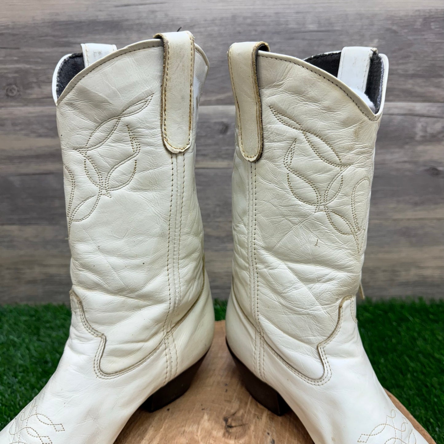 Laredo Women - Size 7M - Vintage Cream Tassel Cowboy Boots 181