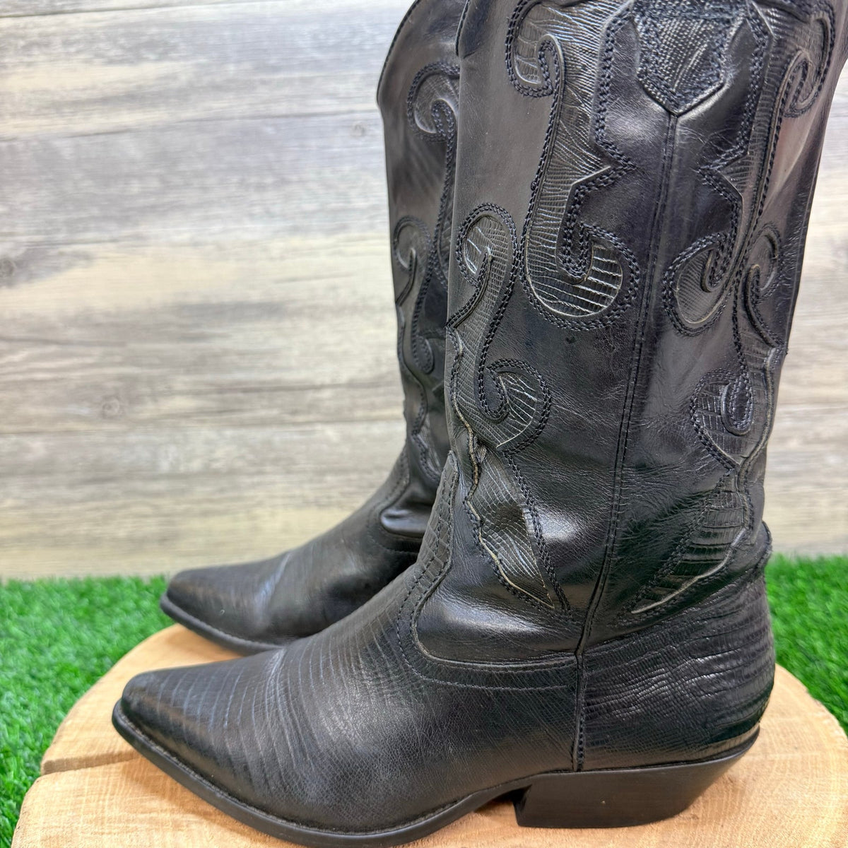 Nine West Women - Size 7.5M - Black Faux Lizard Western Cowboy Boots