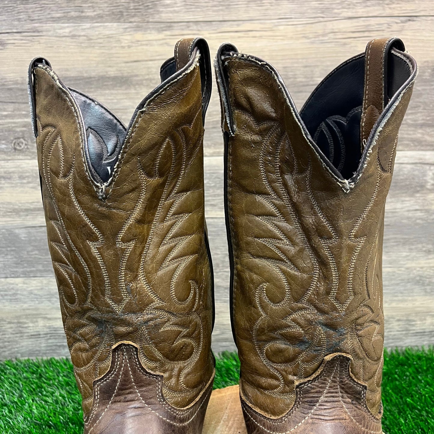 Laredo Men - Size 10.5EE - Vintage Brown Cowboy Boots Style 2573