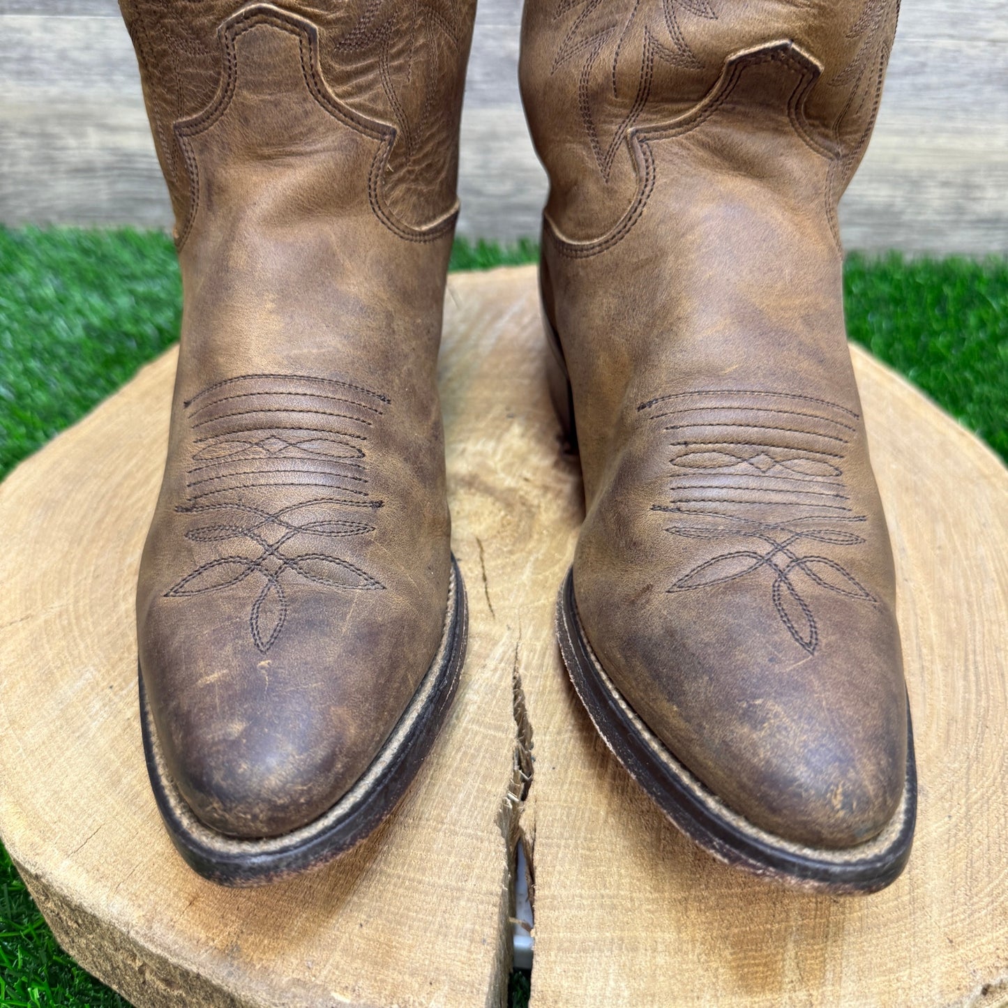 Justin Women - Size 8B - Brown Apache Cowboy Boots Style L4934