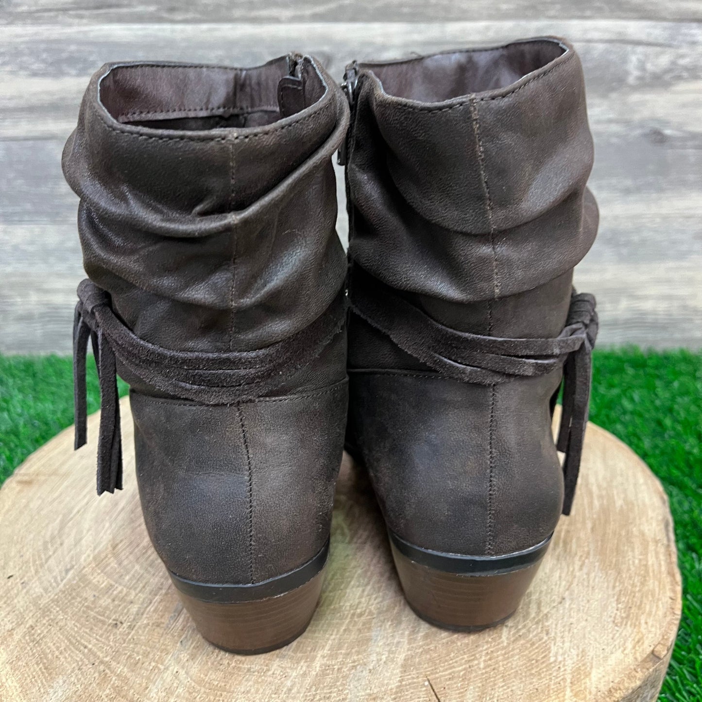 Wear Ever Women - Size 10M - Brown Ankle Zipper Boots