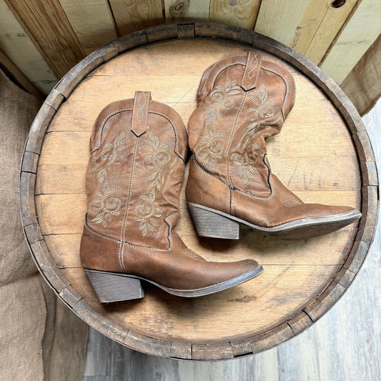 Rampage Women - Size 7.5M - Brown Soft Faux Suede Cowboy Boots 429105
