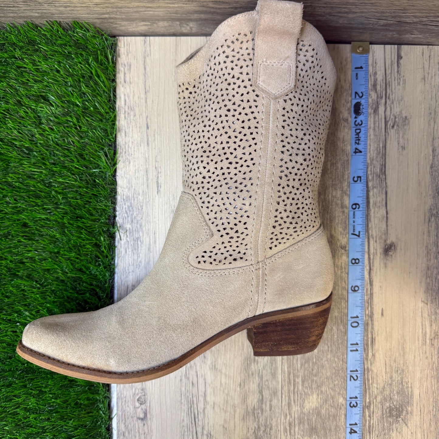 BCB Generation Women - Size 6B - Beige Suede Cutout Boots Style Bastille