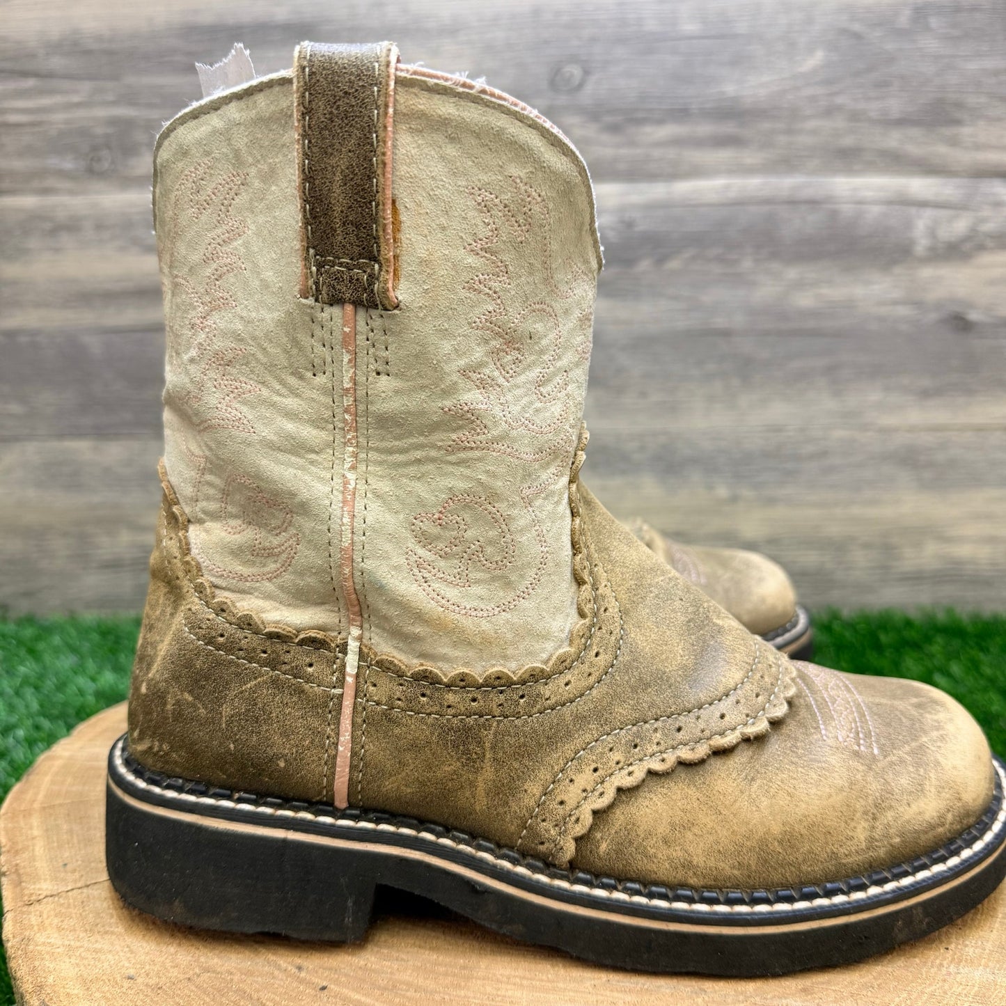 Ariat Youth - Size 5 - Tan/Cream Round Toe Cowboy Boots 10001995