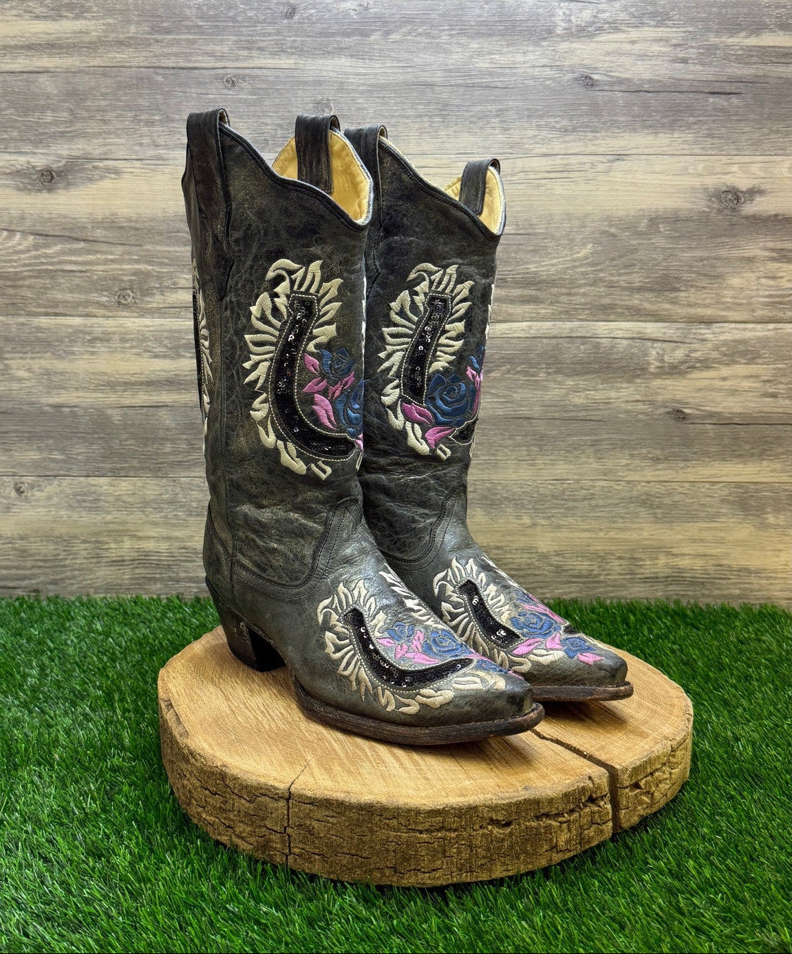 Corral Women - Size 8M - Gray Horseshoe Rose Snip Toe Cowboy Boots Style R2523