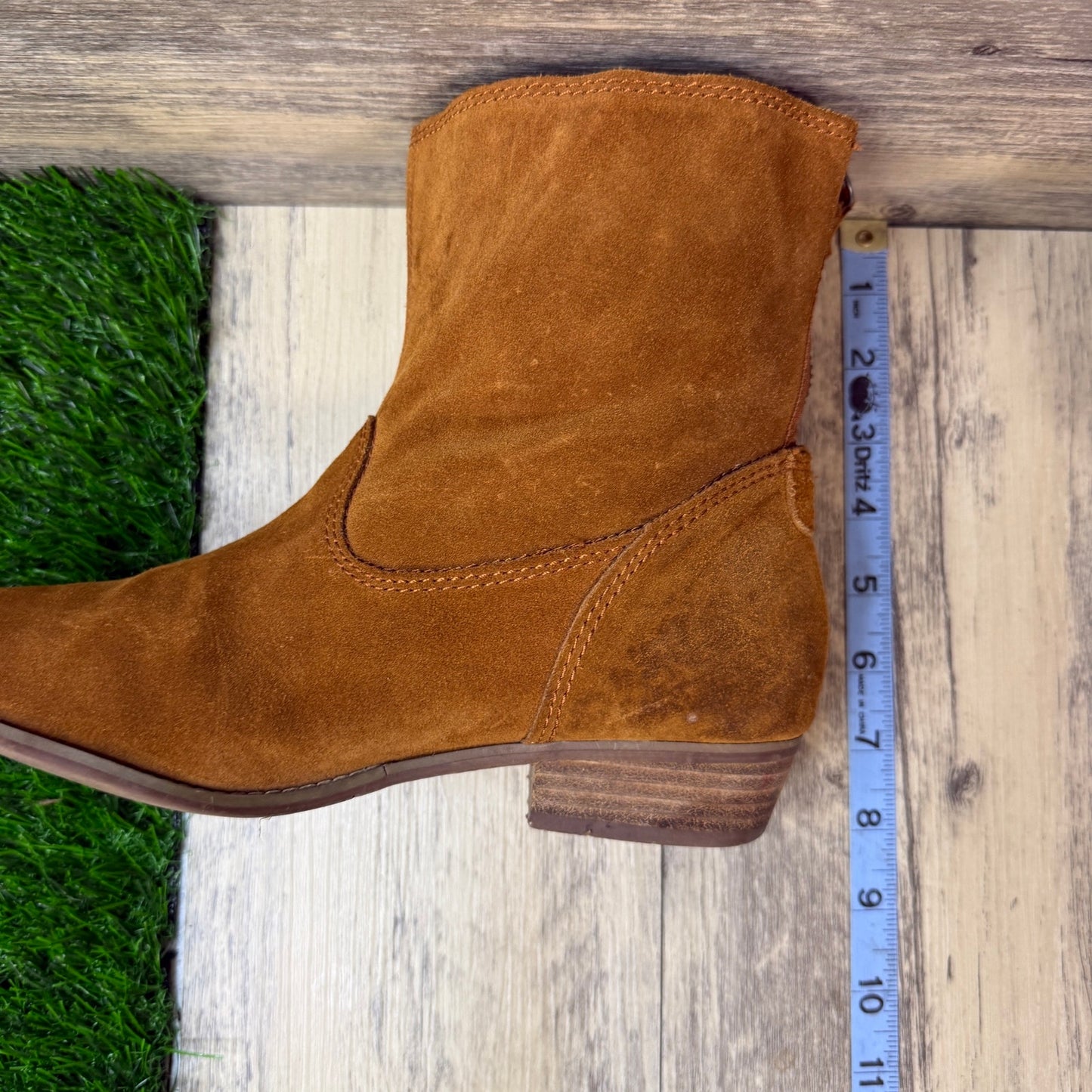 Dolce Vita Women - Size 6.5 - Tan Suede Ankle Boots