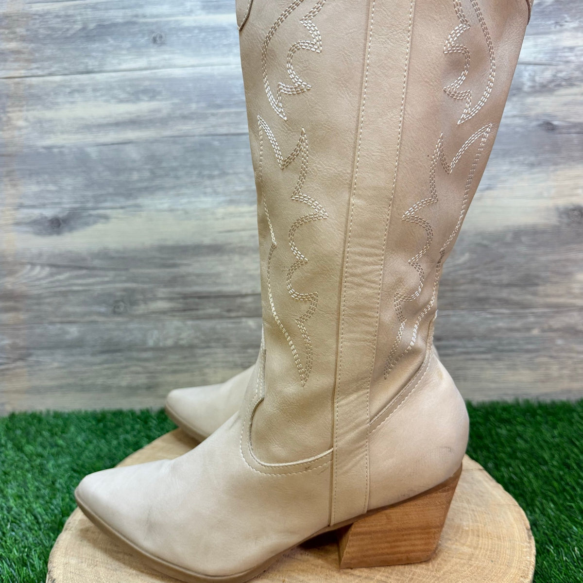 DV Women - Size 10 - Beige Faux Leather Boots Kezzy