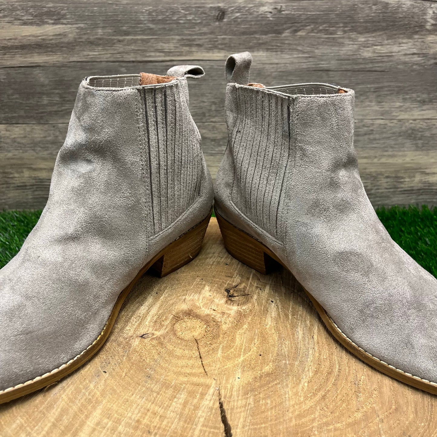 Beast Women - Size 8.5 - Light Gray Faux Suede Ankle Boots