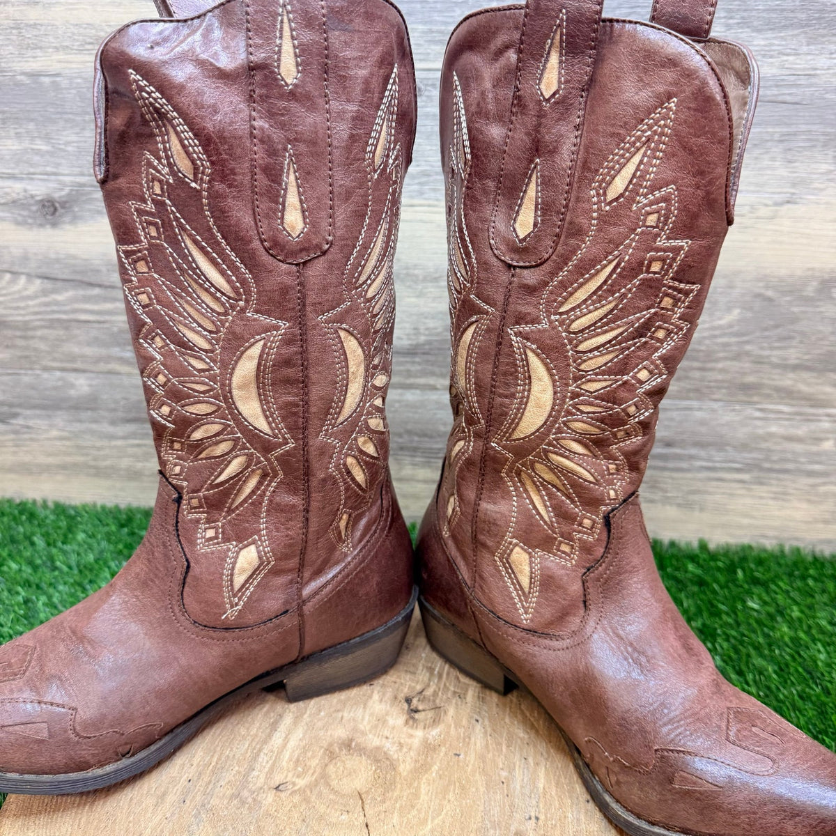 Coconuts Women - Size 7.5M - Brown / Tan Inlay Faux Leather Cowboy Boots Bandera