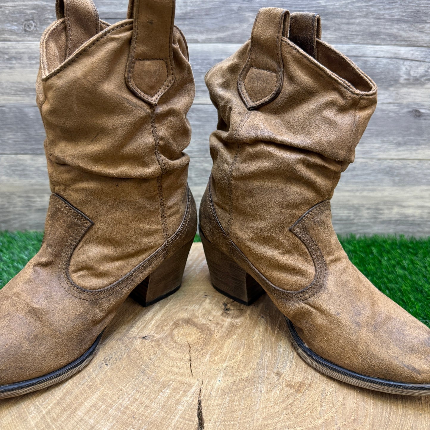 Rocket Dog Women - Size 7 - Brown Soft Faux Leather Boots Style C193