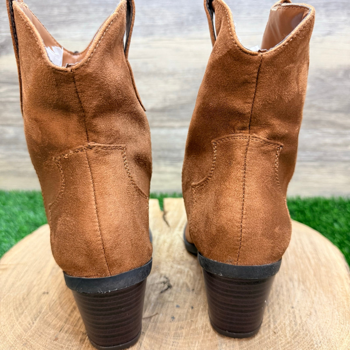 Tru Comfort Foam Women - Size 6 - Tan Short Faux Suede Ankle Boots