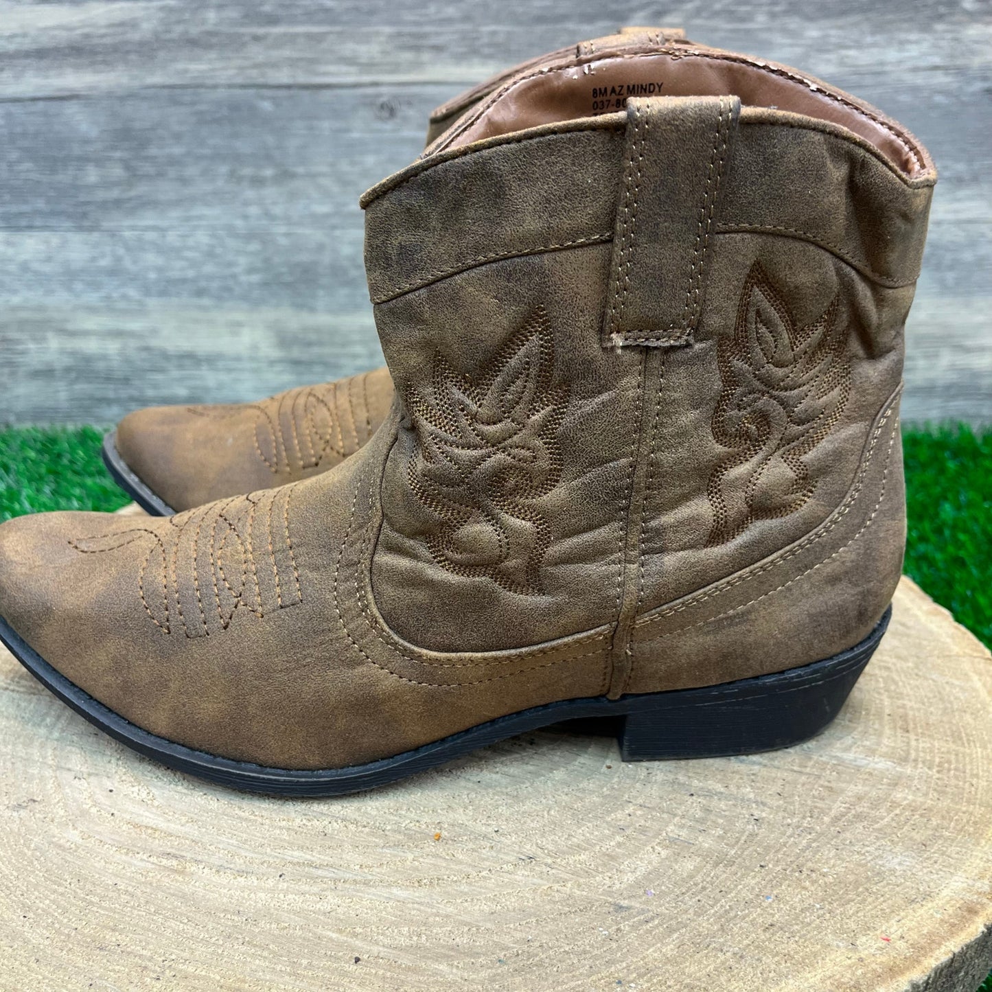 Arizona Jean Co Women - Size 8M - Brown Soft Faux Leather Ankle Boots 8048