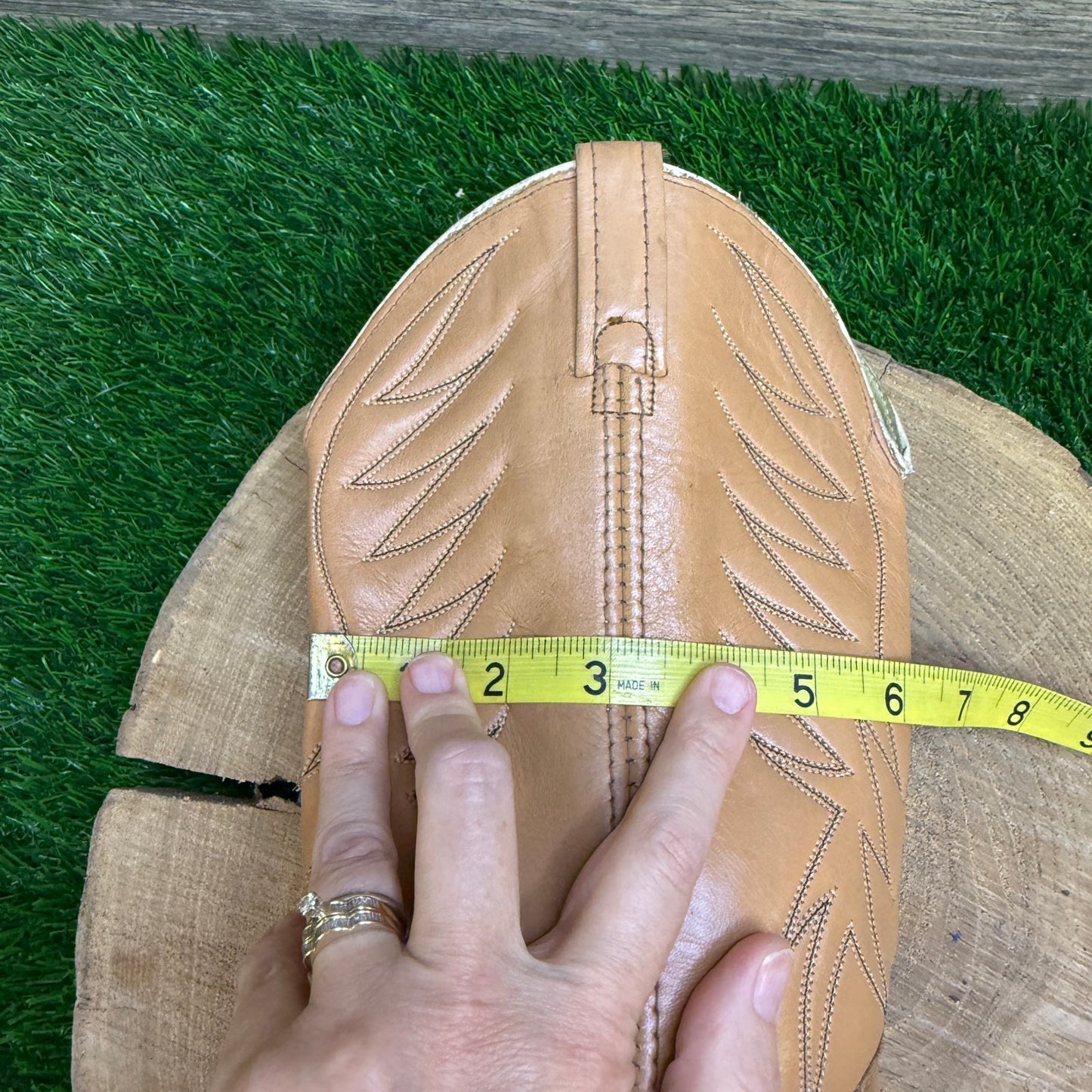 Dingo Women - Size 9.5 M - Vintage Tan Heeled Cowboy Boots Style 16953