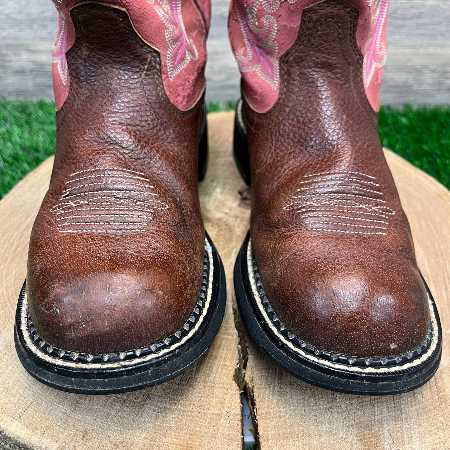 Ariat Women - Size 8.5B - Brown/Pink Round Toe Cowboy Boots Style 10010808