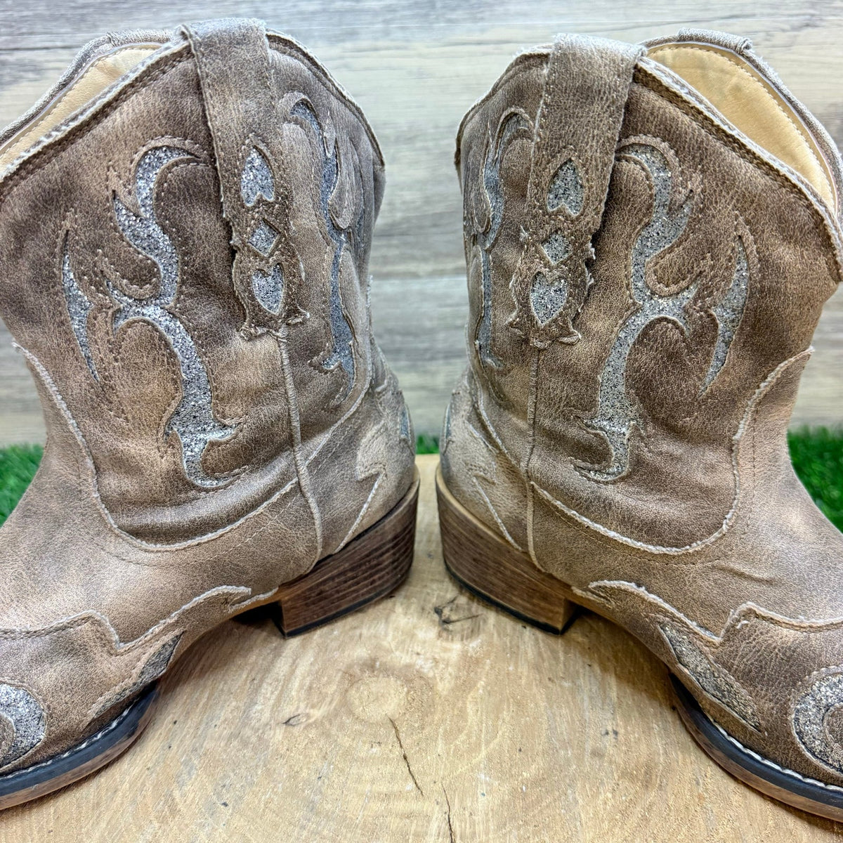 Pierre Dumas Women - Size 9 - Brown Silver Inlay Faux Ankle Boots