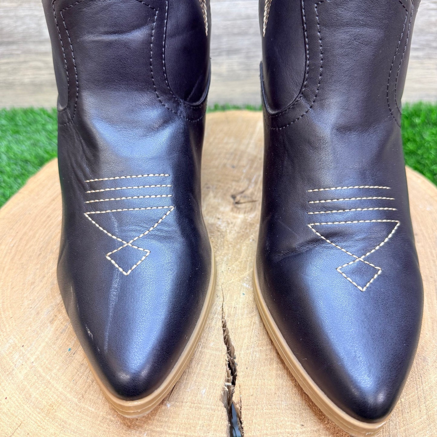 Soda Women - Size 10M - Black / Tan Faux Short Boots