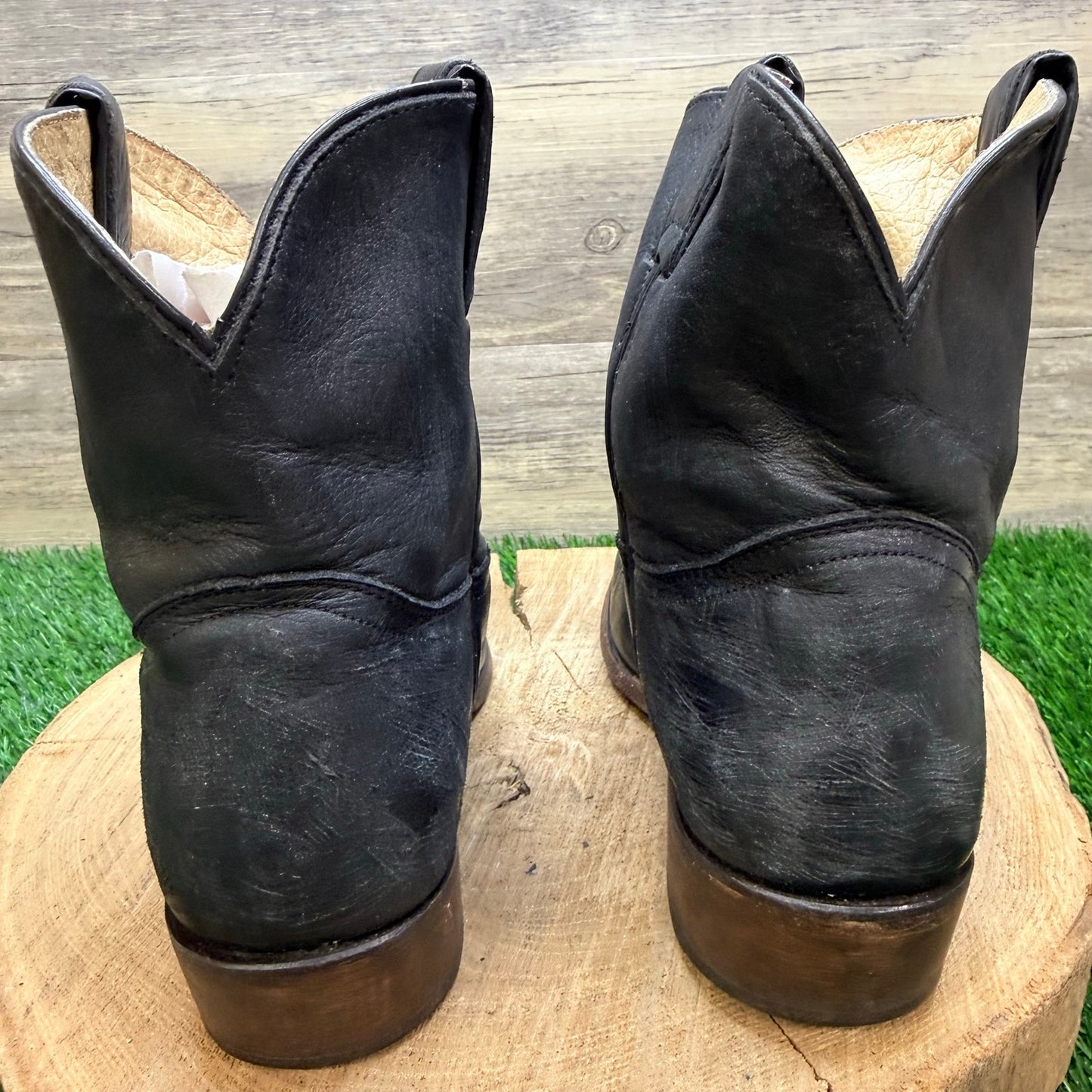 Frye Women - Size 8.5B - Black Billy Short Ankle Boots 77815