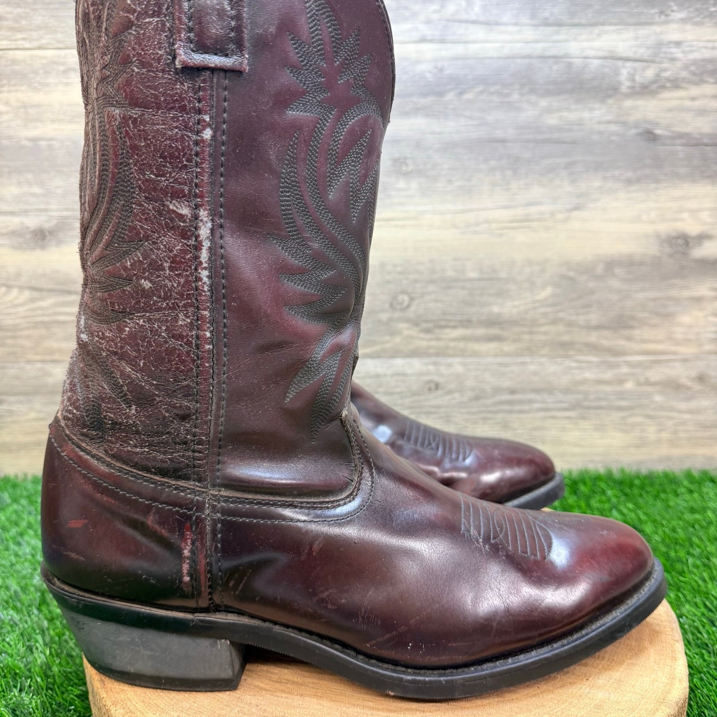 Laredo Men - Size 11EW - Vintage Burgundy Western Cowboy Boots 4246