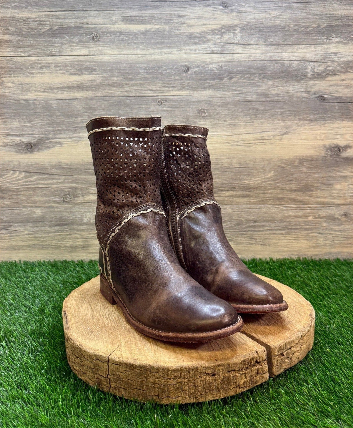 Bed Stu Women - Size 8.5 - Distressed Brown Cobbler Series Perforated Boots