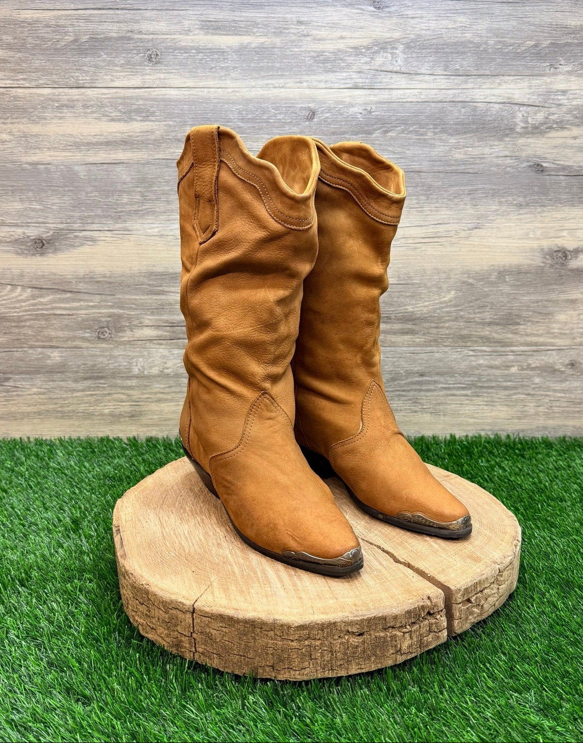 Maine Woods Women - Size 7B - Tan Suede Toe Plate Cowboy Boots