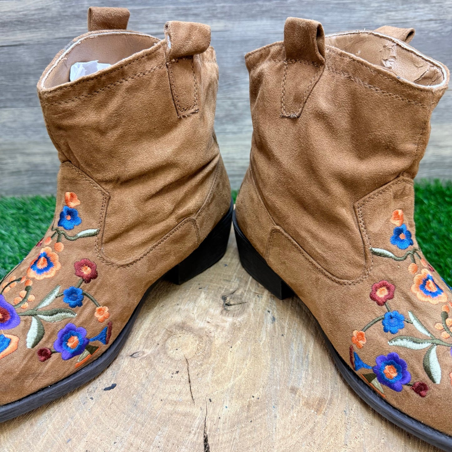 Mudd Women - Size 9M - Tan Floral Faux Suede Ankle Boots 73277