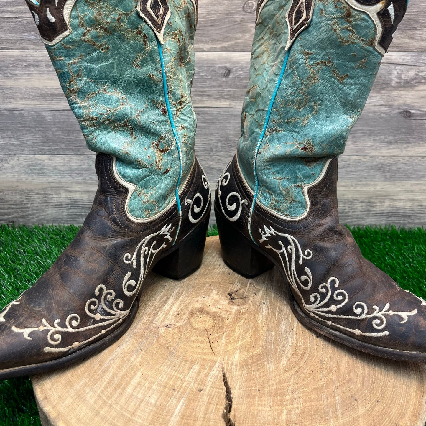 Sterling River Women - Size 11B - Distressed Brown/turquoise Cowboy Boots 171