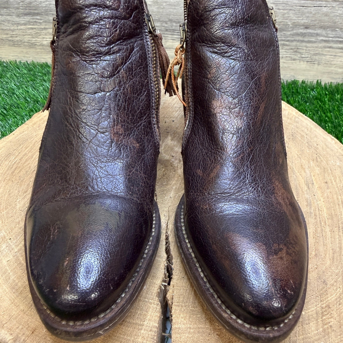 Unknown Women - Size 6.5 - Distressed Brown Portugal Zipper Boots Style 1092