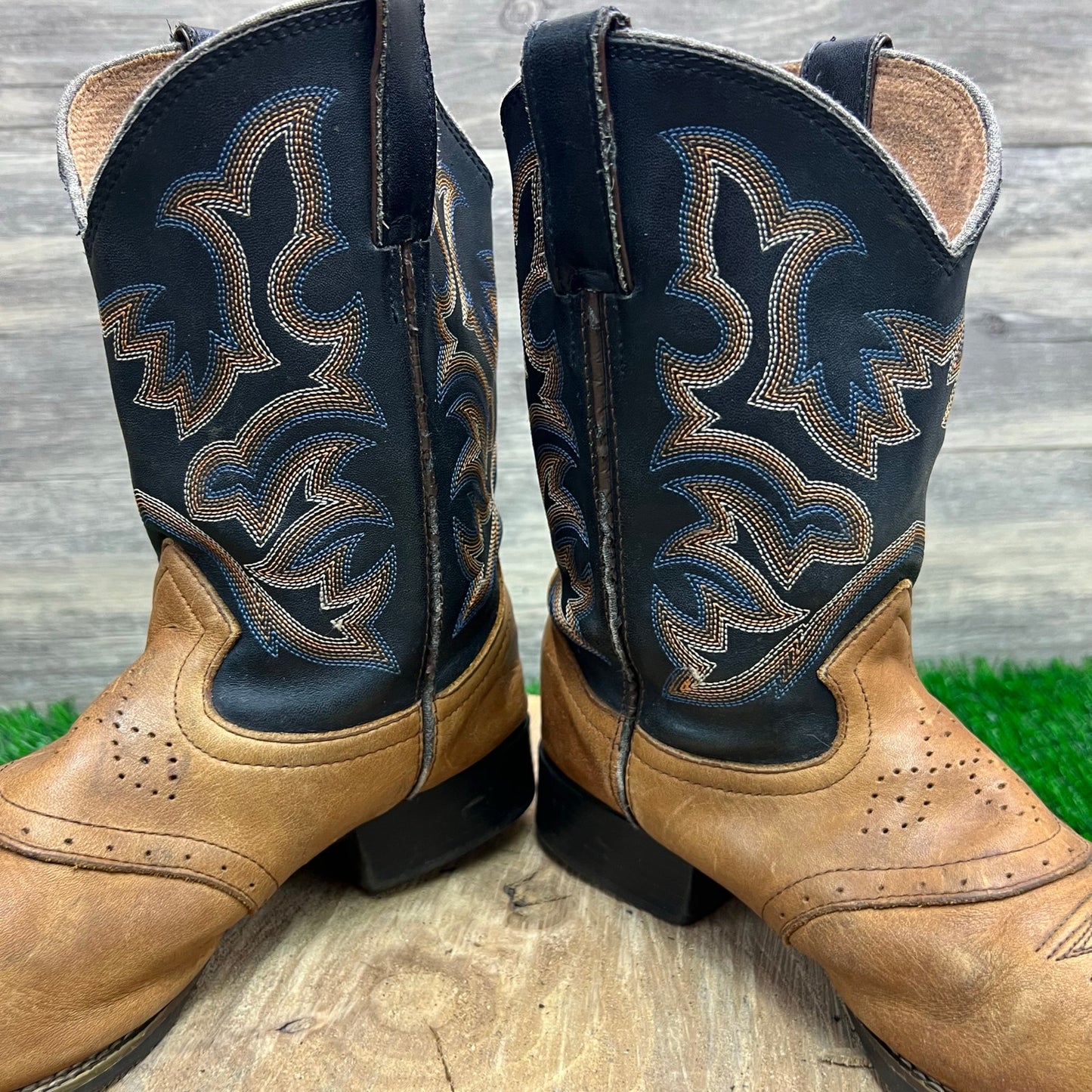 Justin Youth - Size 3.5D - Two Tone Square Toe Cowboy Boots 7010Y