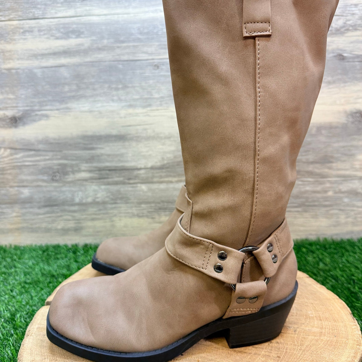 Time and Tru Women - Size 6 - Tan Faux Leather Moto Western Cowboy Boots 56491