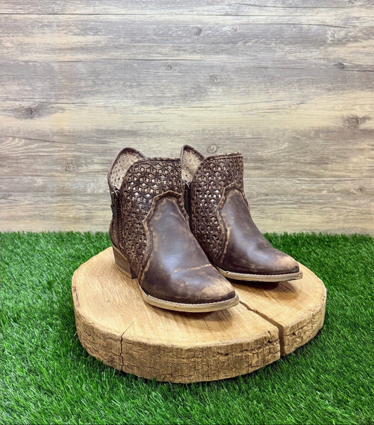 Circle G Women - Size 6.5 - Distressed Brown Cutout Ankle Boots Q5019