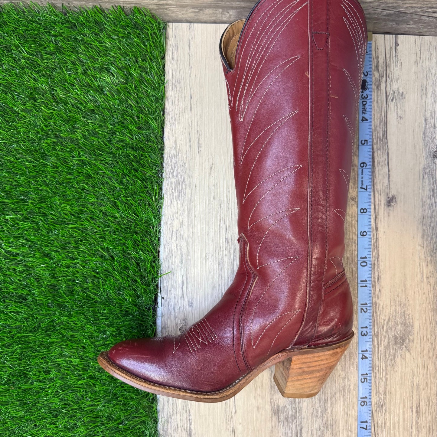 Unknown Women - Size 6R - Vintage Maroon Tall Shaft Cowboy Boots Style 1408