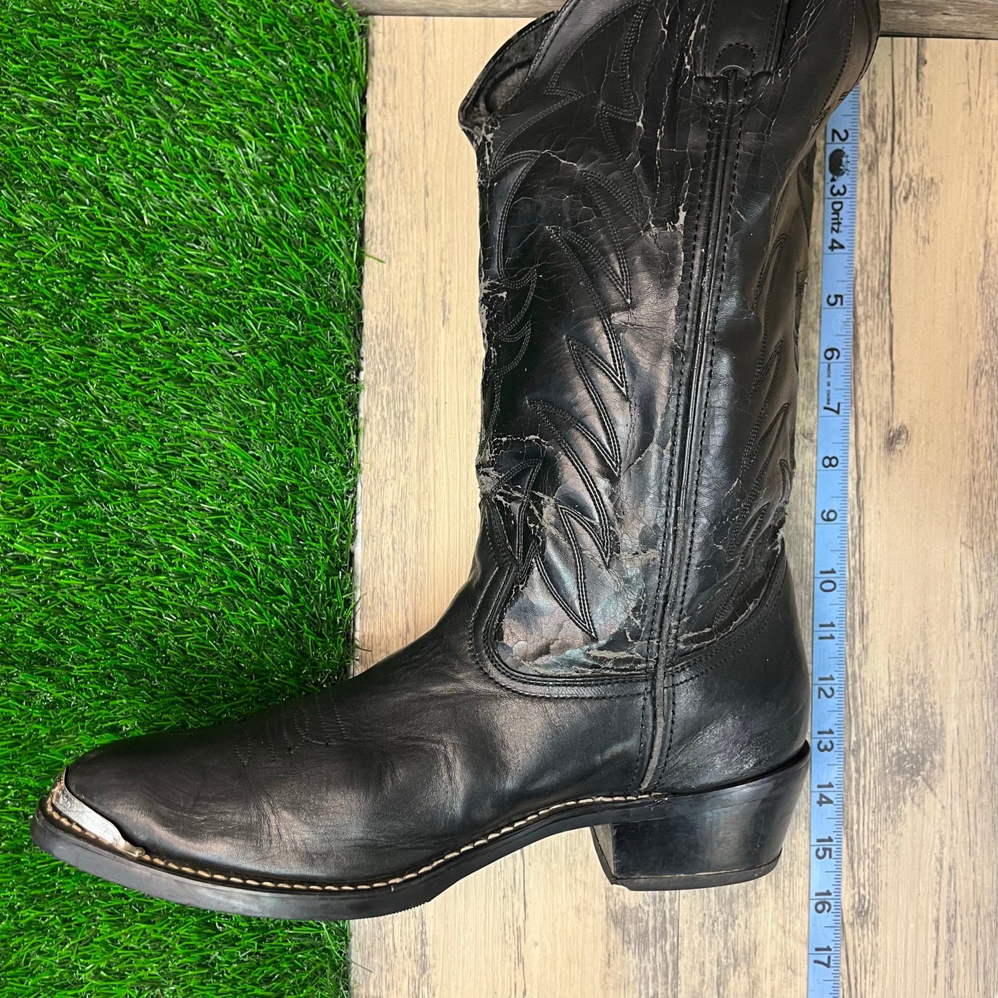 Unknown Men - Size 10.5D - Black Sliver Toe Plate Cowboy Boots Style AC430