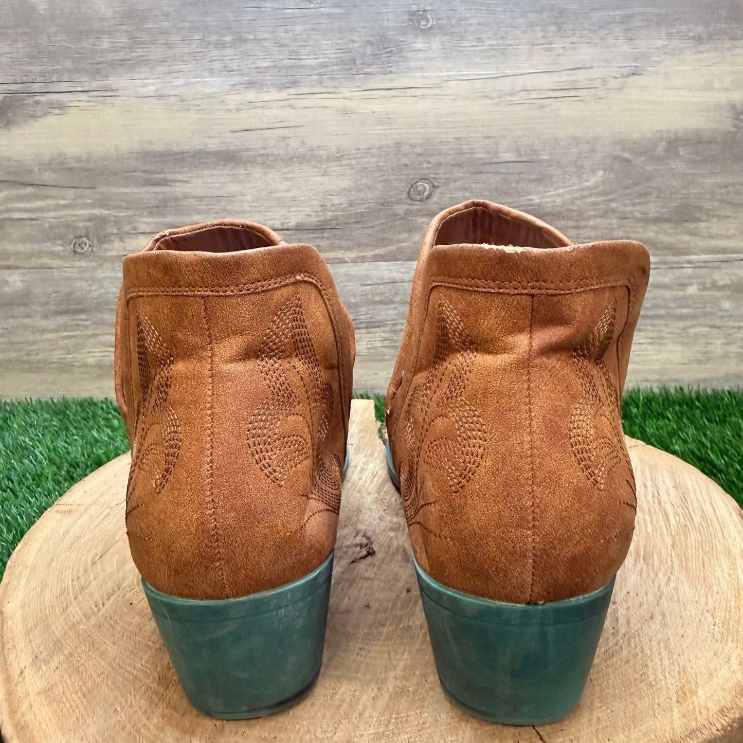 Jolimall Women - Size 11 - Tan / Green Faux Ankle Boots