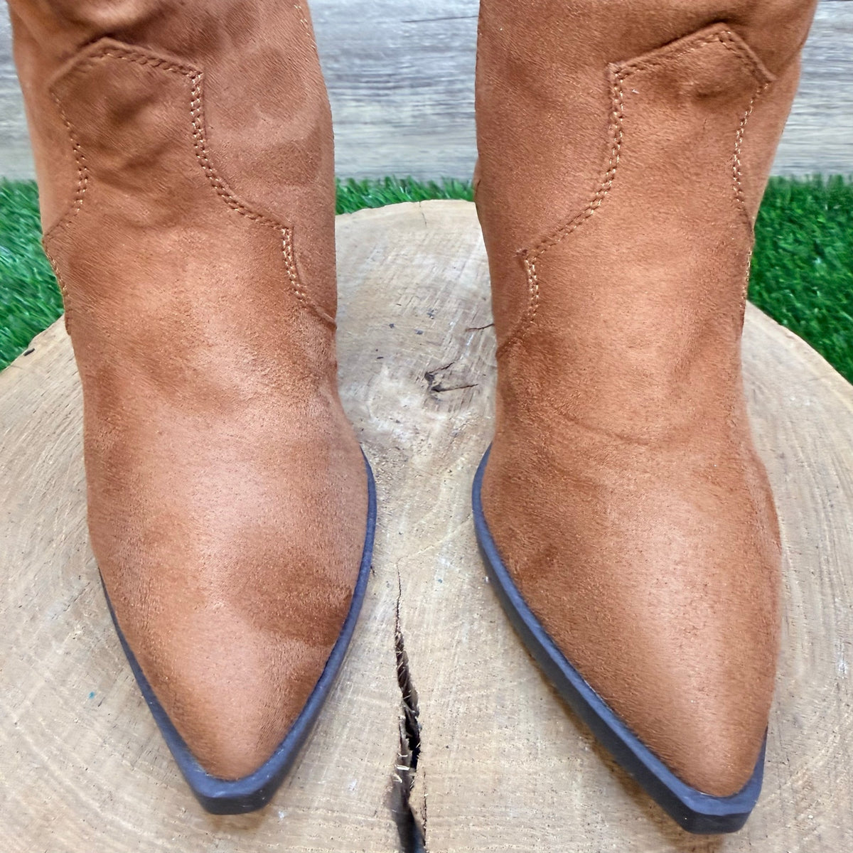 Tru Comfort Foam Women - Size 6 - Tan Short Faux Suede Ankle Boots