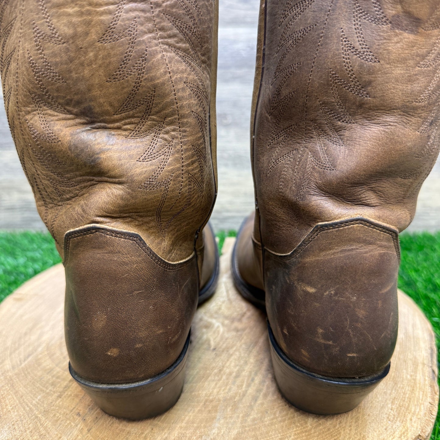 Justin Women - Size 8B - Brown Apache Cowboy Boots Style L4934