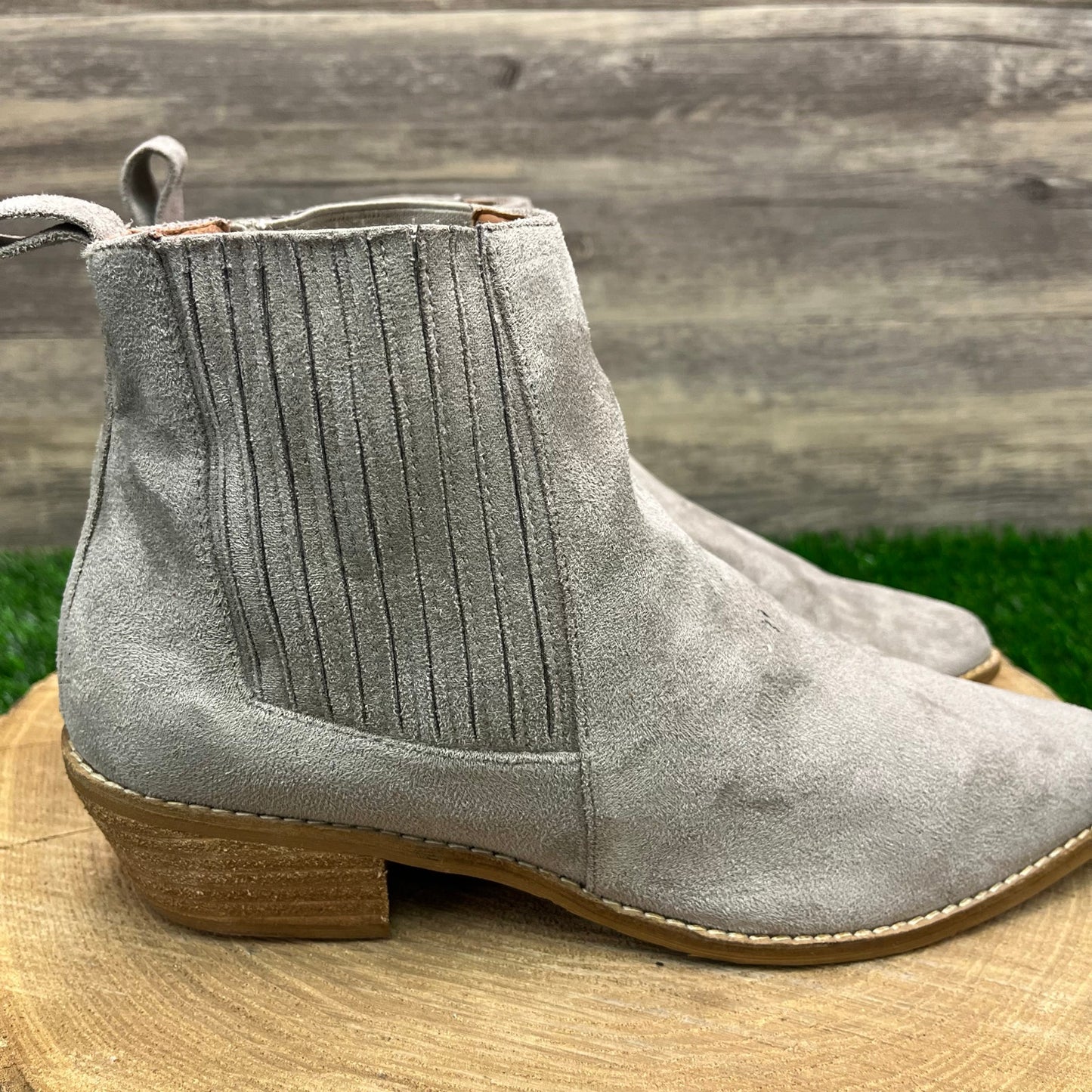 Beast Women - Size 8.5 - Light Gray Faux Suede Ankle Boots