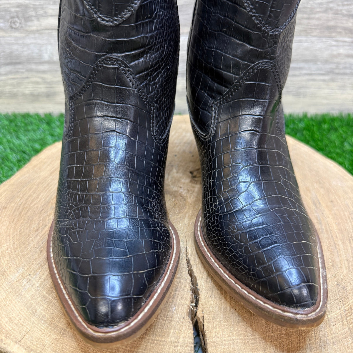 Unknown Women - Size 6.5 - Black Faux Gator/Leather Ankle Boots Style Gator