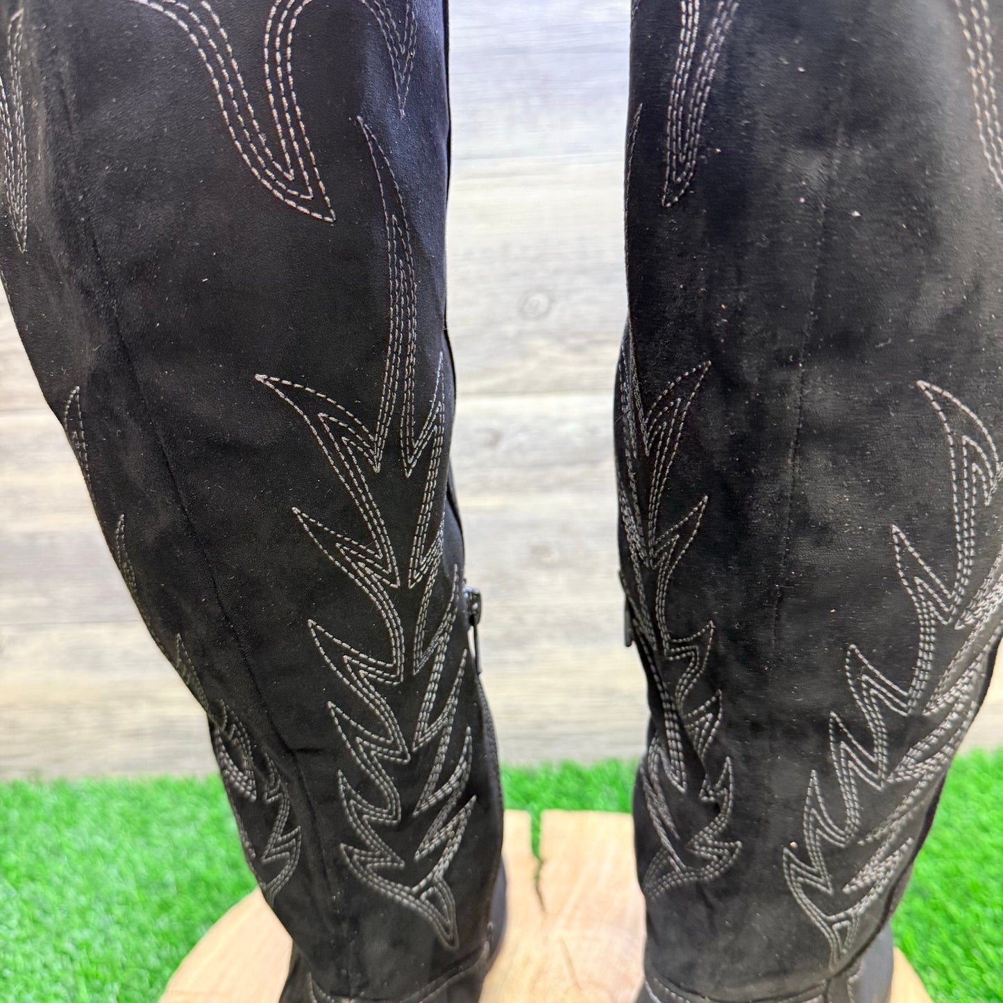 Universal Thread Women - Size 8W - Black Tall Zipper Faux Boots