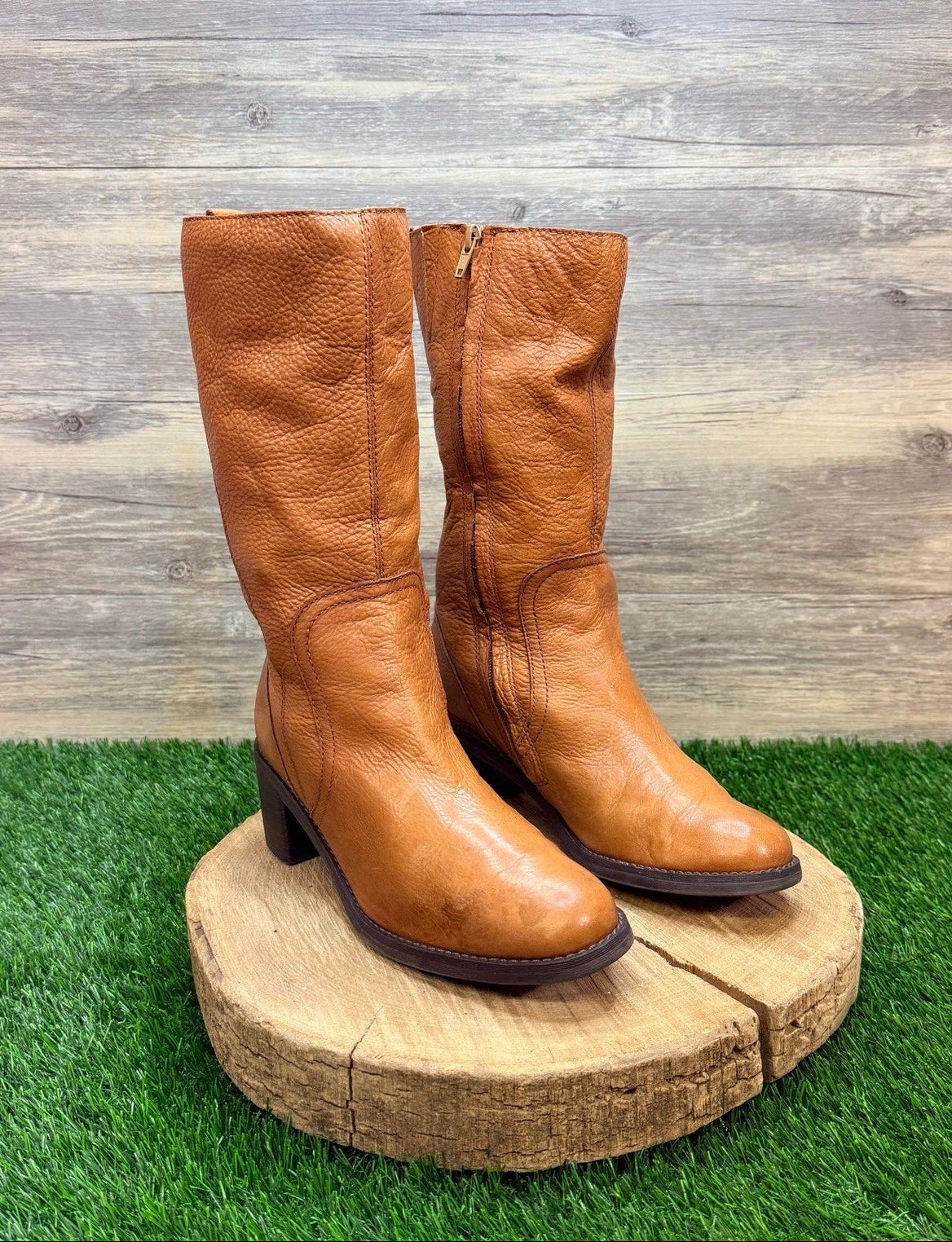 Unknown Women - Size 8.5M - Cognac Leather Zipper Boots 1221