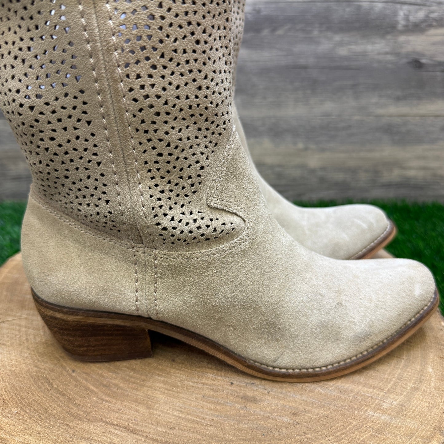 BCB Generation Women - Size 6B - Beige Suede Cutout Boots Style Bastille