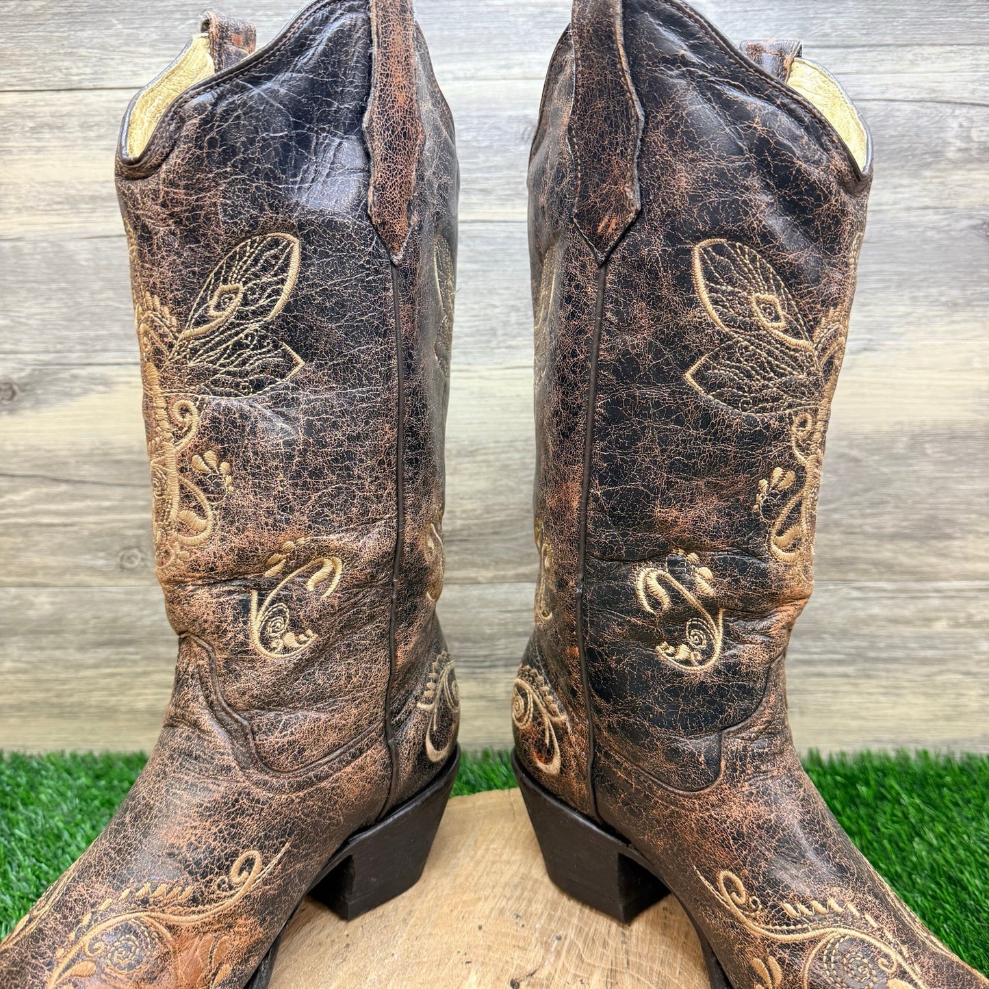 Circle G Women - Size 9M - Distr. Brown Dragonfly Snip Toe Cowboy Boots L5001