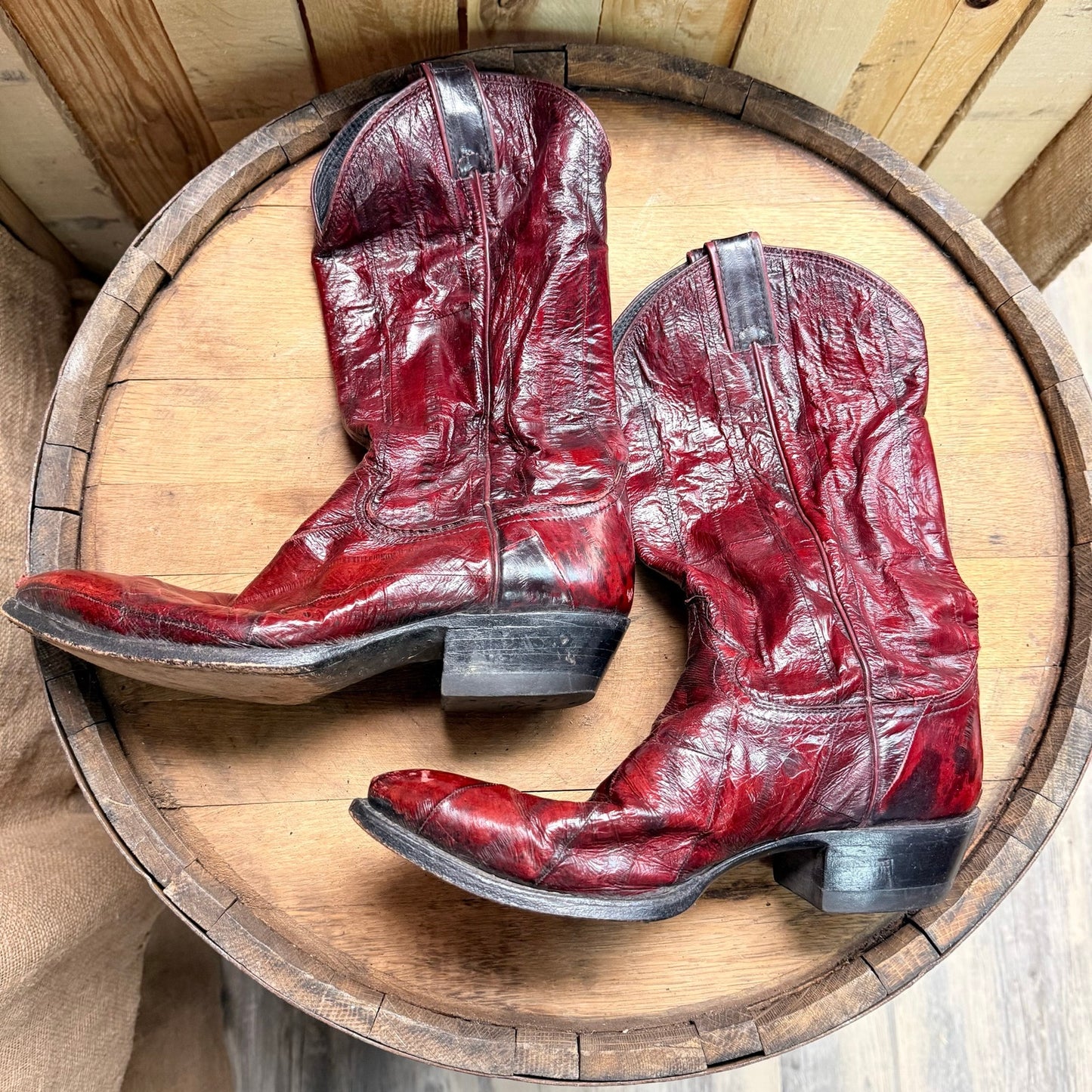 Justin Men - Size 9D - Red Glossy Eel Skin Cowboy Boots J31180