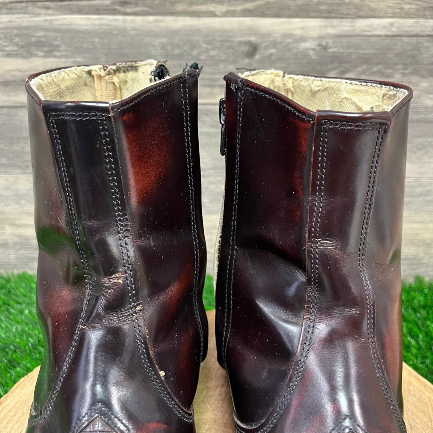 Unknown Men - Size 8EE - Vintage Burgundy Faux Lizard Inlay Zipper Boots 77835