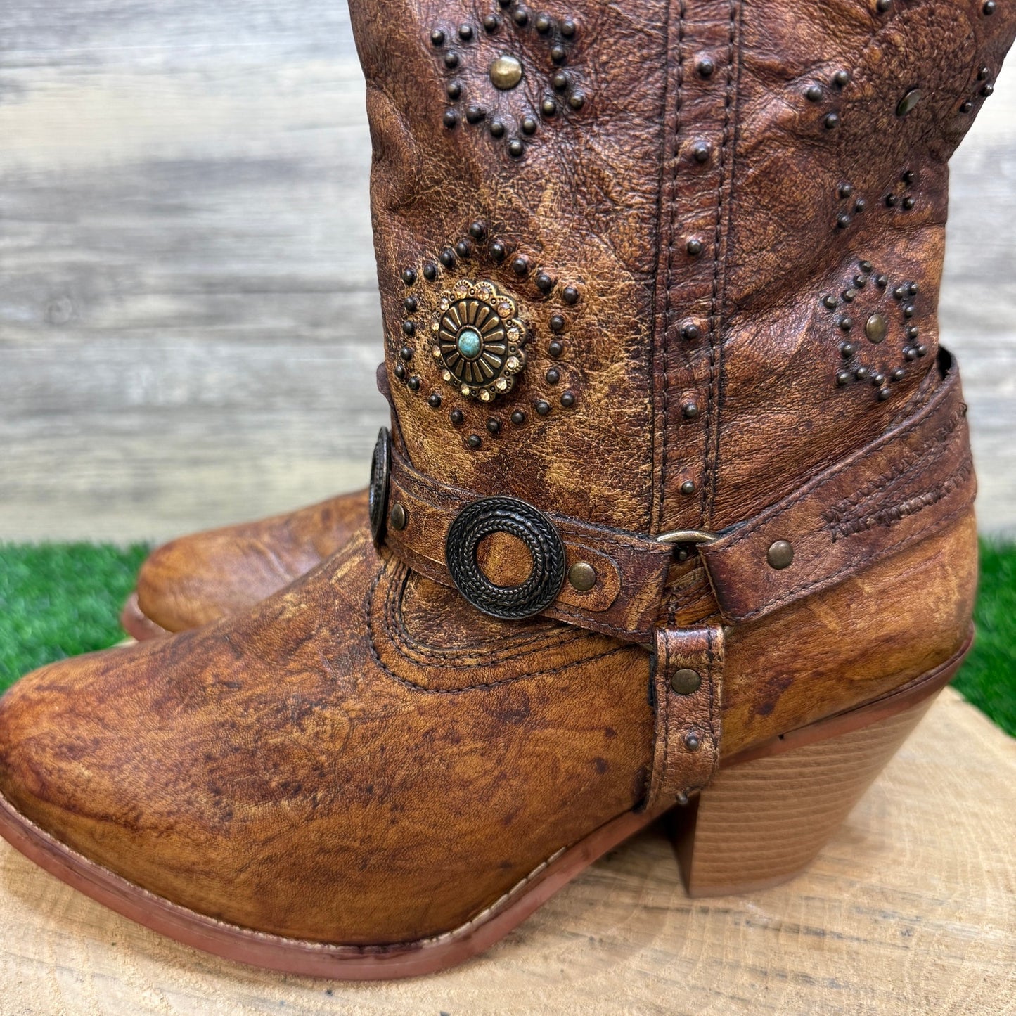 Dingo Women - Size 9.5M - Distressed Brown Studded Harness Cowboy Boots DI566