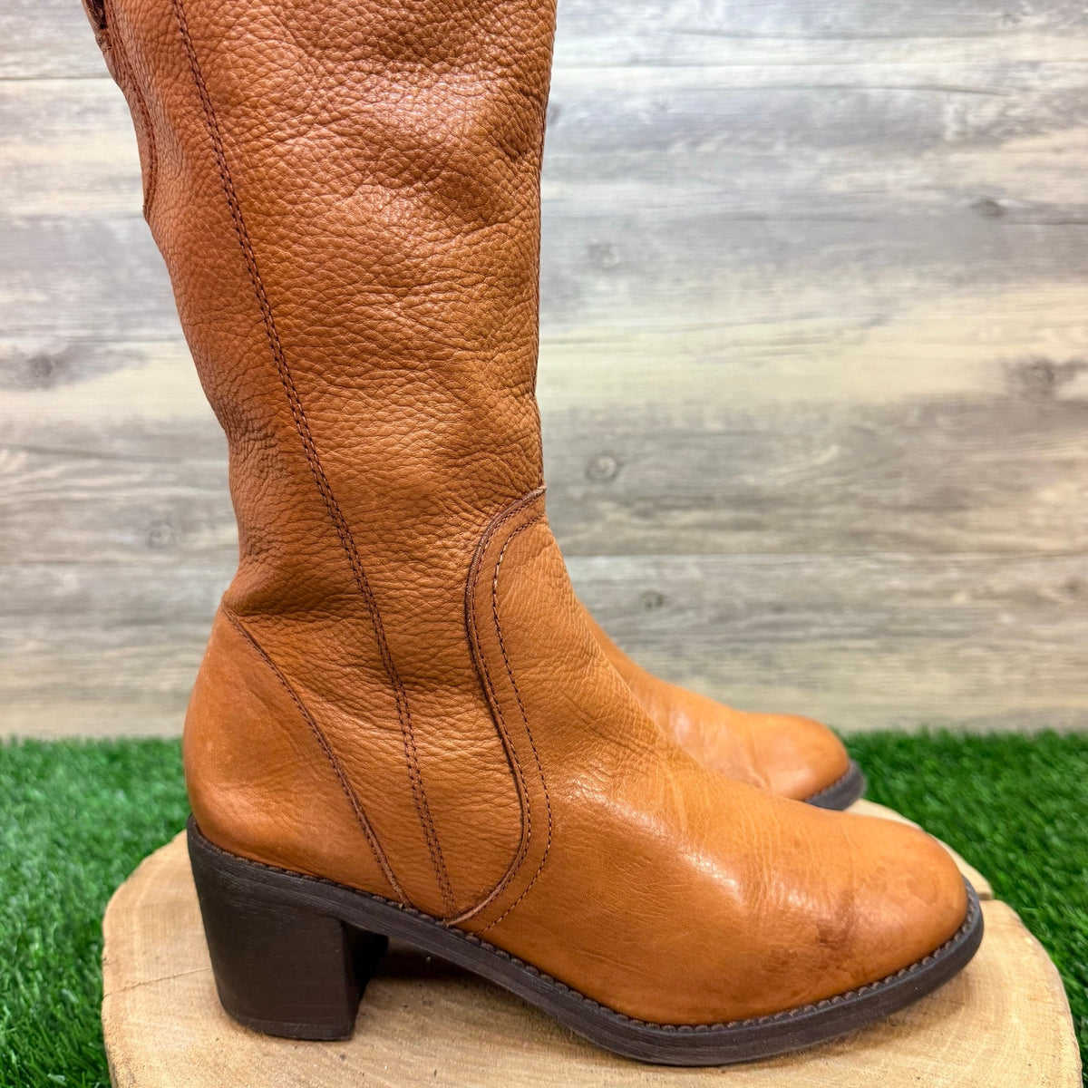 Unknown Women - Size 8.5M - Cognac Leather Zipper Boots 1221