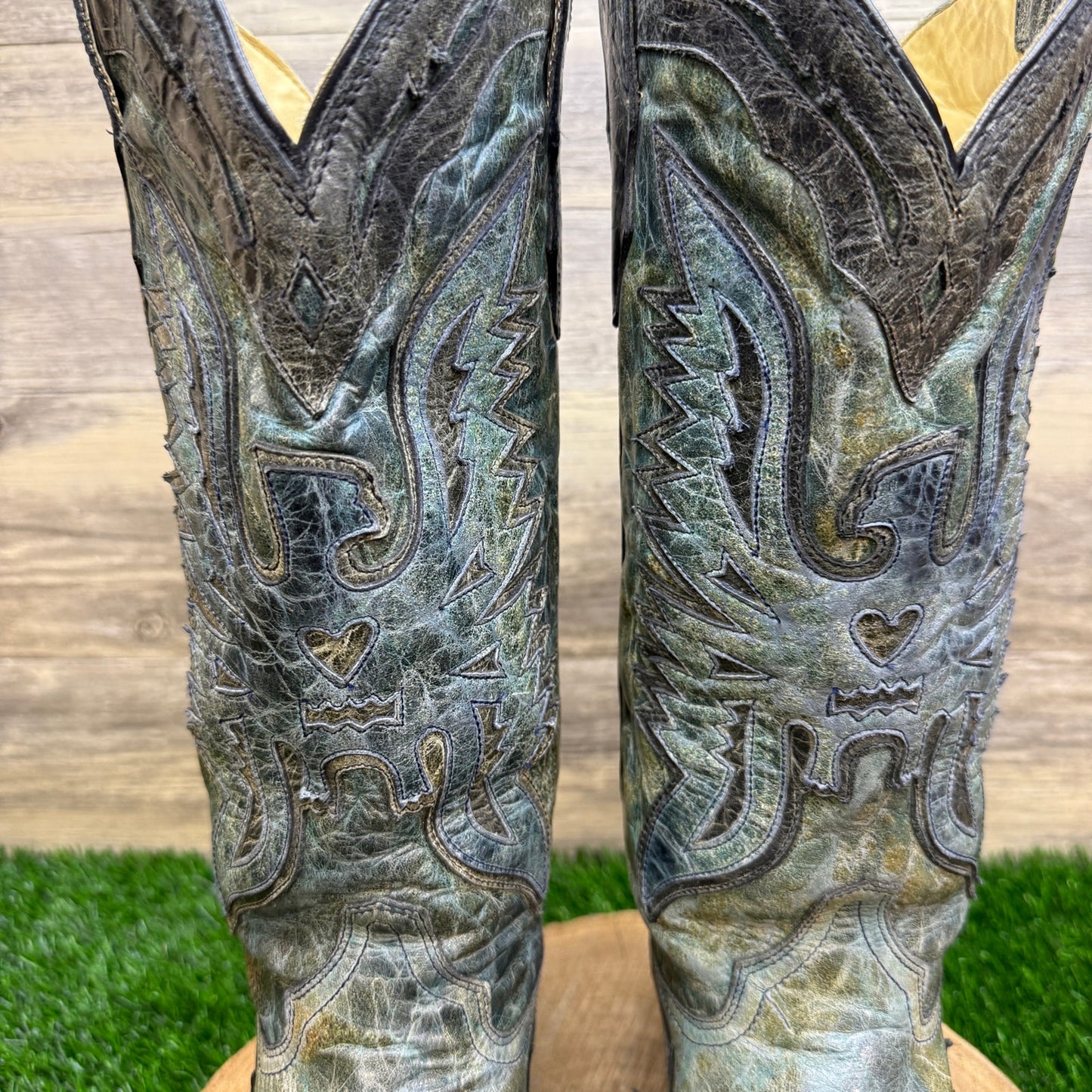 Corral Women - Size 10.5M - Distressed Green Eagle Snip Toe Cowboy Boots A2206