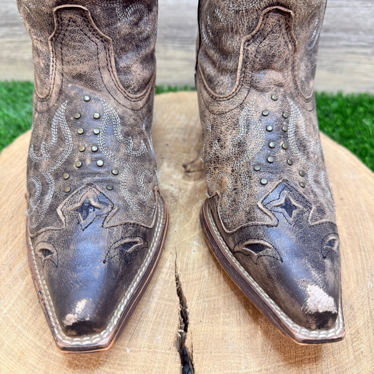 Laredo Women - Size 6M - Distressed Brown Lucretia Studded Cowboy Boots 52133