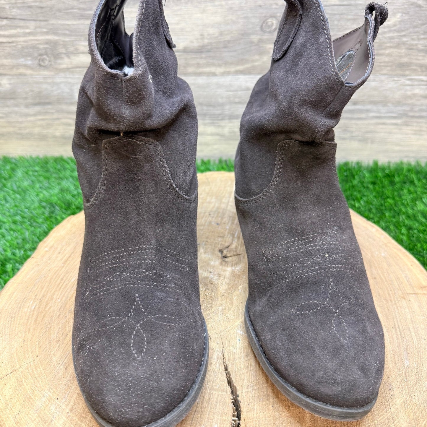 White Mountain Women - Size 8M - Brown Suede Ankle Boots Saloon
