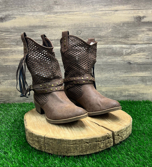 Coconuts Women - Size 7.5M - Brown Faux Leather Buckle Short Lasso Boots